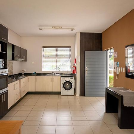 Apartments @ 125 Габороне Экстерьер фото