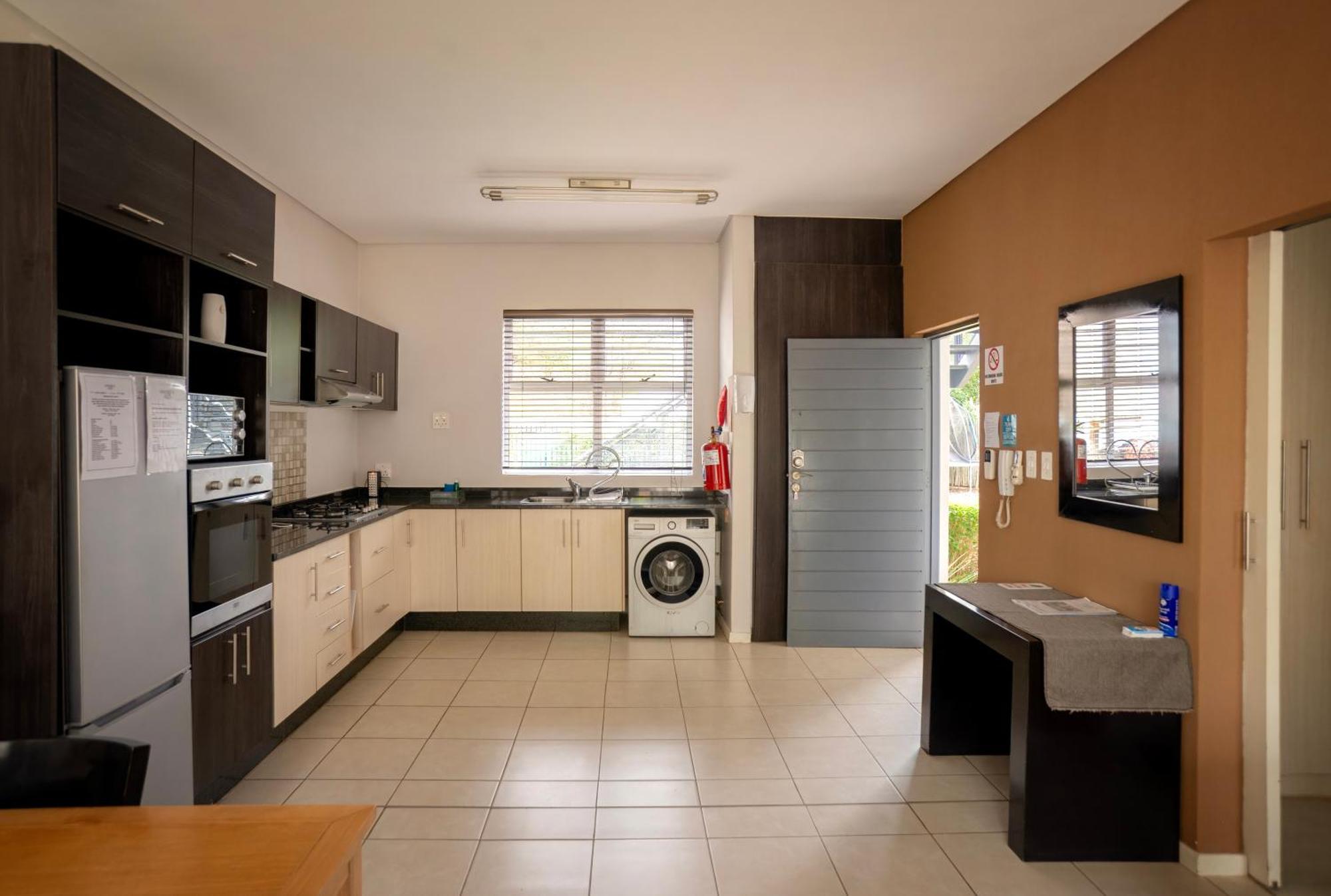 Apartments @ 125 Габороне Экстерьер фото